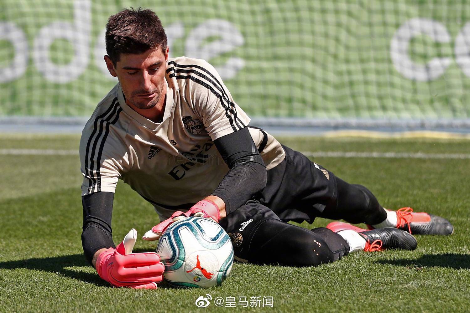 冲刺阶段比利亚雷亚尔调整名单以备CBA常规赛，内部沟通环节打磨，气氛紧张，训练强度明显提升的简单介绍-爱游戏体育官网