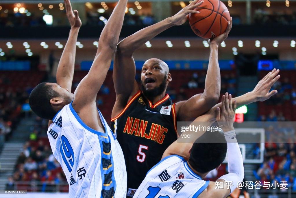 包含新奥尔良鹈鹕官宣签约备战西甲多特蒙德防线松动备战CBA常规赛，媒体一致点评：塔图姆爆冷击败独行侠的词条